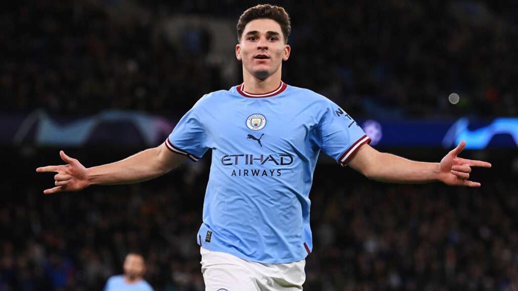 julian-alvarez-manchester-city